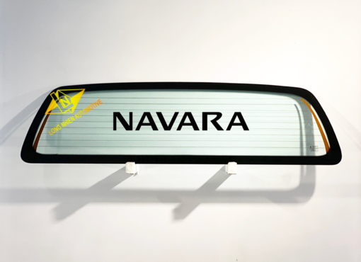 Nissan Navara Kính Lưng