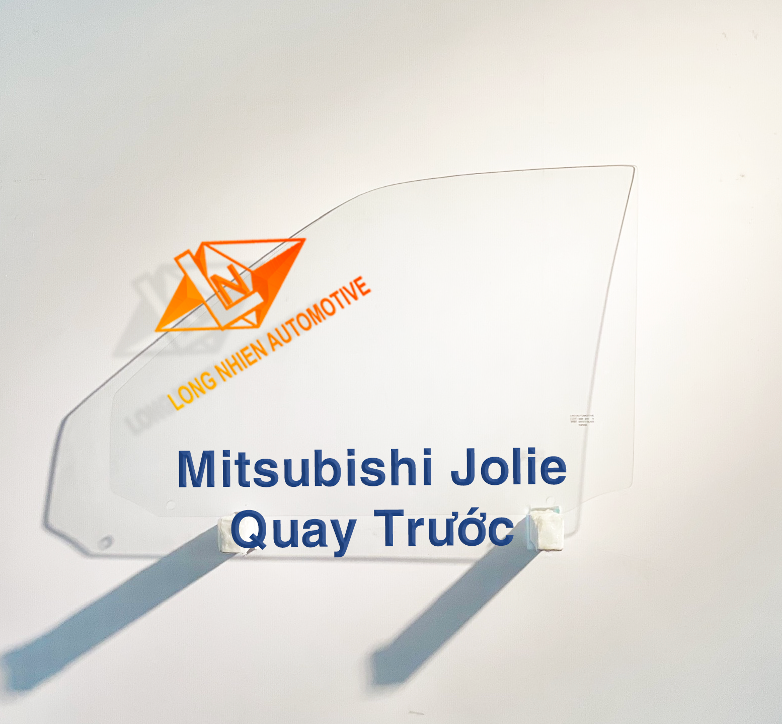 Mitsubishi Jolie Kính Quay Trước
