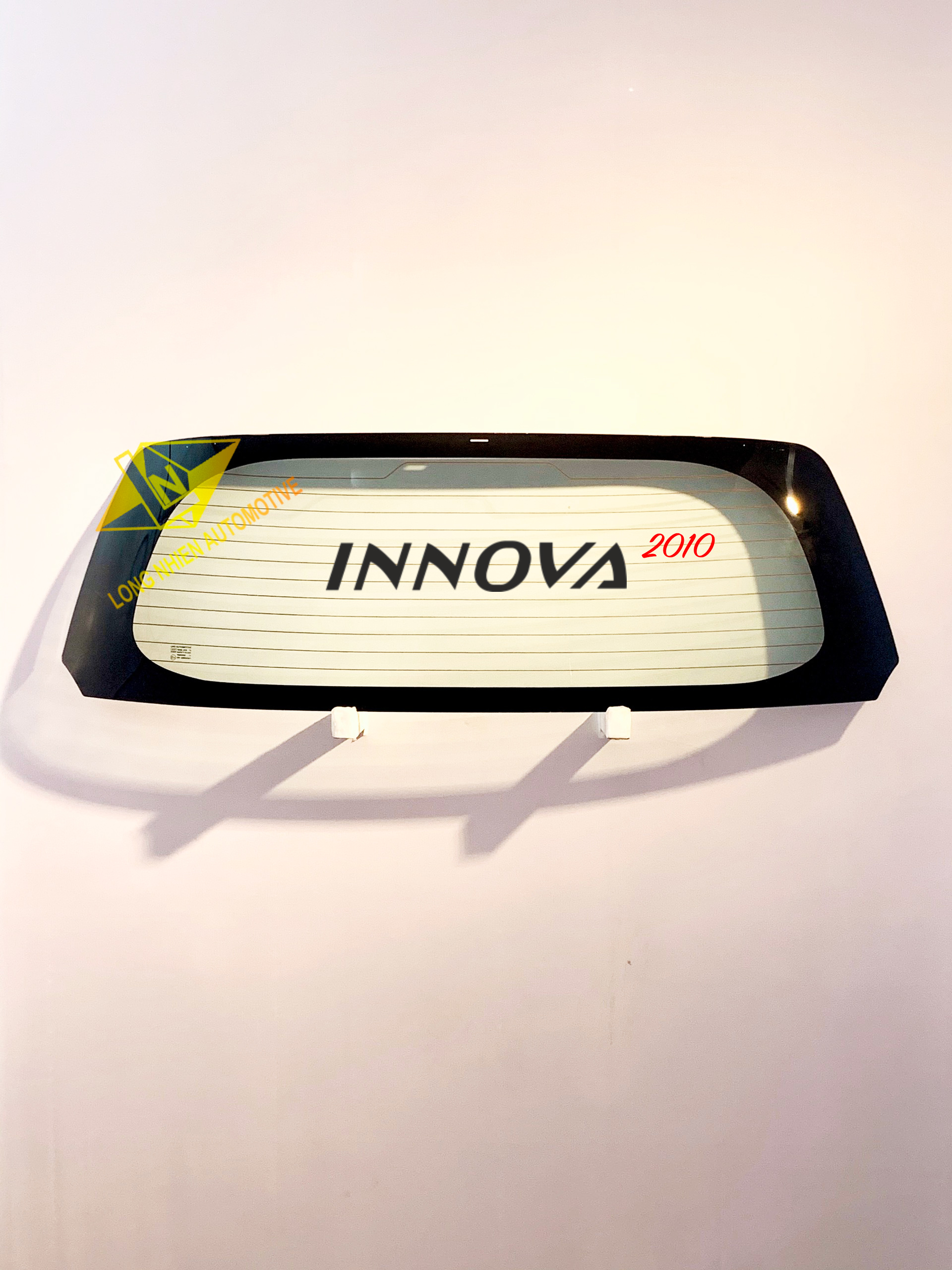 Toyota Innova 2010 Kính Lưng Song